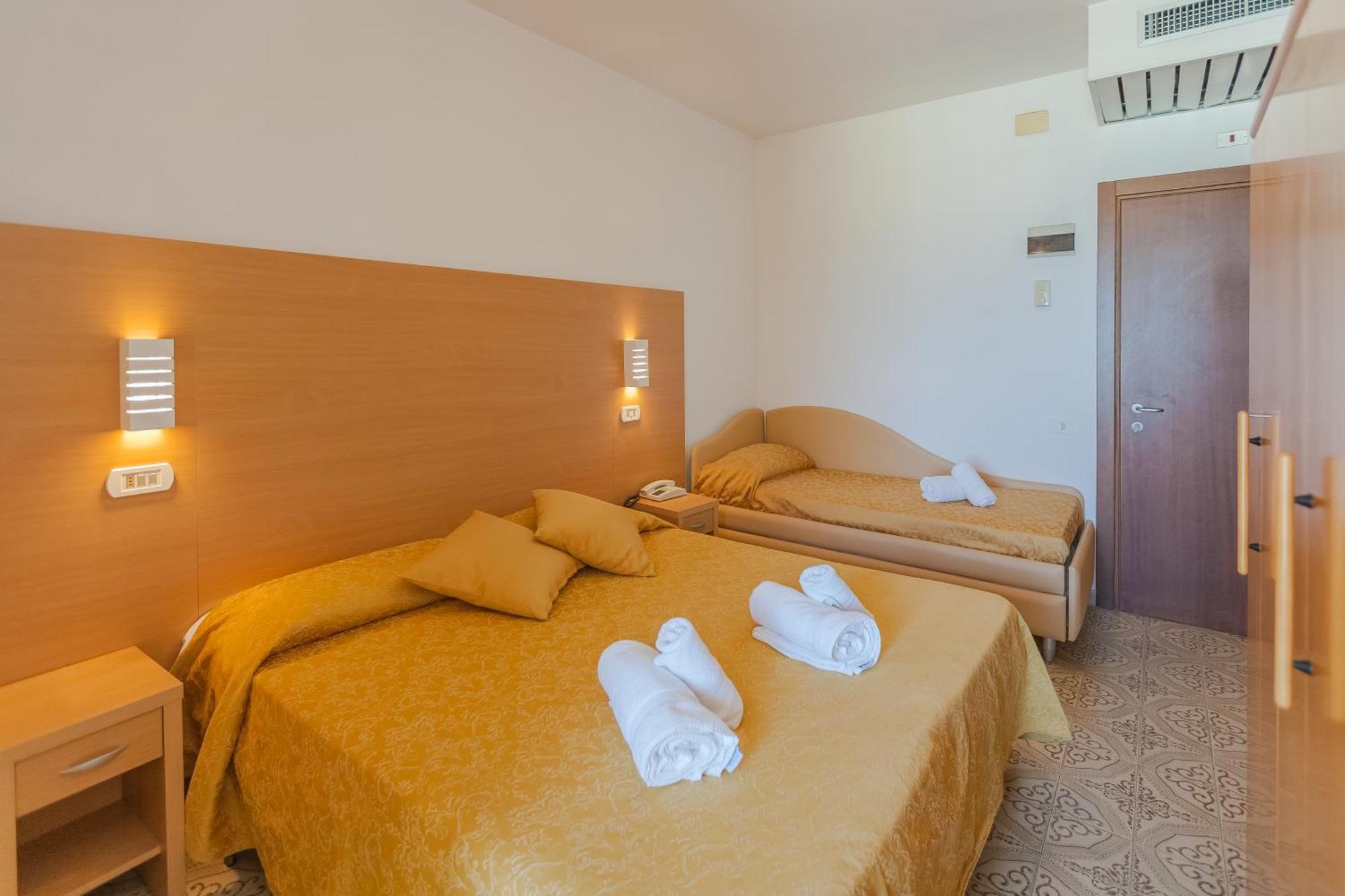 Hotel Patrizia Riccione Exterior photo